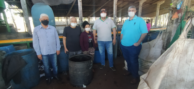 PREFEITO DR. LÍDIO FAZ VISITA A COOPERATIVA DE CATADORES DE RECICLÁVEIS.