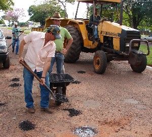 Prefeitura realiza mais uma operação 'Tapa Buracos'