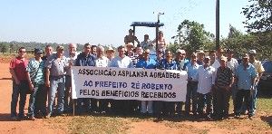 Prefeito entrega Patrulha Mecanizada a produtores do Auxiliadora