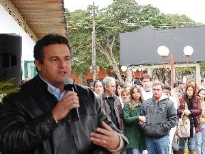 Em clima de festa e emoção, prefeito inaugura o PAM