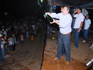 Milhares de pessoas participam do reveillon em Iguatemi