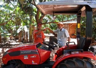 PEQUENOS PRODUTORES DE IGUATEMI ADQUIREM TRATORES DO “MAIS ALIMENTO” ATRAVÉS DA AGRAER DO MUNICÍPIO.