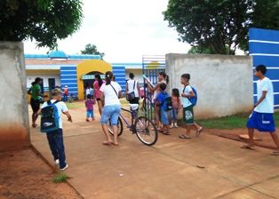 Mil e Seiscentos alunos voltam às aulas em Iguatemi.