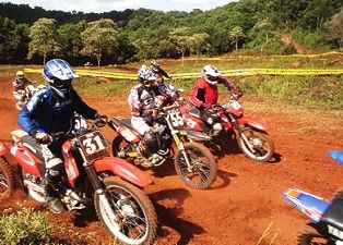 Equipe de velocross de iguatemi treina para iniciar a temporada 2011.