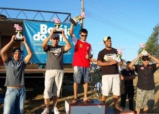 Piloto Iguatemiense se destaca na abertura do Estadual de Velocros.