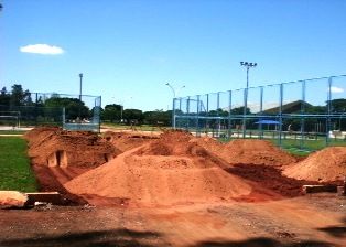 Praça João Francisco Lopes ganha quadra de Vôlei de areia.