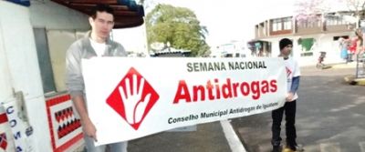 Na semana nacional contra as Drogas, COMAD realizou manifesto.