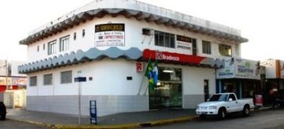 Prefeito de Iguatemi pagou salários adiantados no dia do servidor.