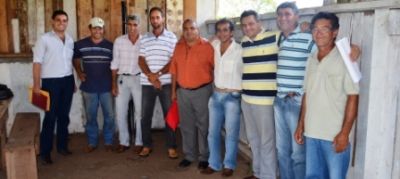 Secretaria de Desenvolvimento Econômico participa de reunião com pequenos produtores do P.A. Colorado.