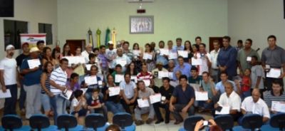 Personalidades do esporte iguatemiense receberam homenagem de reconhecimento.