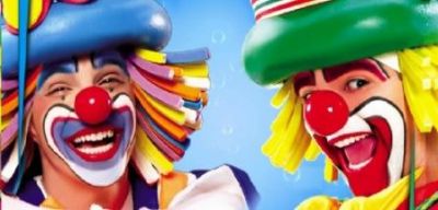 Patati e Patatá fazem show no ginásio de esportes de Iguatemi.