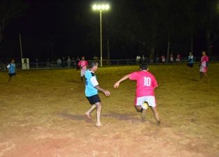 Taça Iguatemi de Futebol de Areia já tem seus finalistas para hoje a noite.