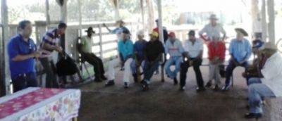 Pequenos agricultores rurais do Colorado recebem equipe do SEBRAE.