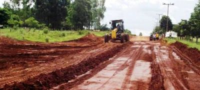 Assentamento Auxiliadora em Iguatemi recebe mutirão da Secretaria de Obras.