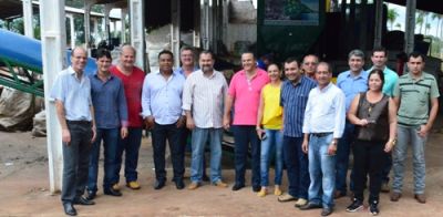 Municípios do Consórcio Conisul se reúnem em Iguatemi para debater sobre gestão do lixo urbano.