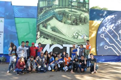 ESCOLAS MUNICIPAIS PARTICIPARAM DE FEIRA DE CIÊNCIAS NA CAPITAL DO ESTADO