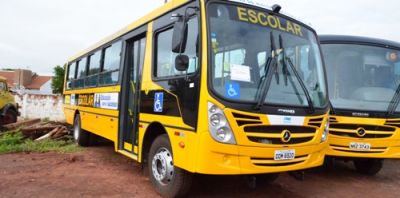 Prefeitura de Iguatemi adquire o 12º ônibus e renova a frota do transporte escolar.