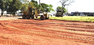 Secretaria de Obras iniciou grande operação de limpeza em todos os bairros de Iguatemi.