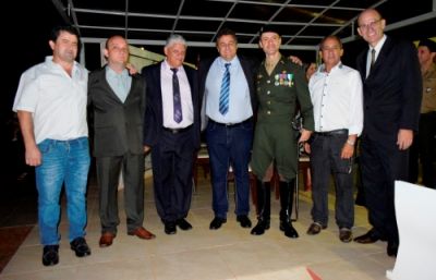 AUTORIDADES DE IGUATEMI PARTICIPARAM DA SOLENIDADE DE TROCA DE COMANDO DO 17º REGIMENTO DE CAVALARIA EM AMAMBAI-MS.