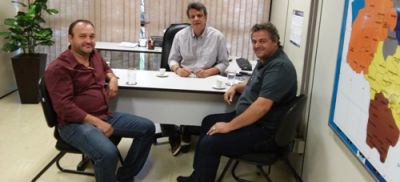 PREFEITO RECEBE APOIO DE ENTIDADES DE GOVERNO NA ABERTURA DO FRIGORÍFICO JBS EM IGUATEMI.