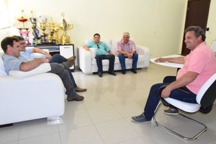JBS IRÁ INAUGURAR FRIGORÍFICO E FÁBRICA EM IGUATEMI COM A PRESENÇA DO GOVERNADOR REINALDO.