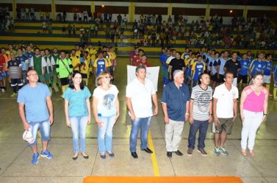 COM GINÁSIO LOTADO, GINASLOUCOS DEU SHOW, NA ABERTURA DO CAMPEONATO INTERFIRMAS DE FUTSAL EM IGUATEMI.