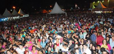 Mais de sete mil pessoas prestigiaram festa dos 50 anos de Iguatemi.