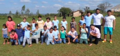 Diretor de Esportes Celsinho visita obra de mini ginásio e alunos no Assentamento Rancho Loma.