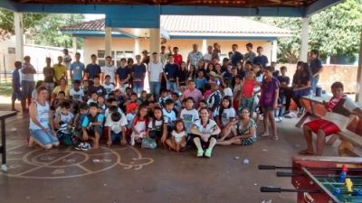 PROFESSORES DA ESCOLA PARTICULAR “ATIVA” REALIZAM PROJETO SOCIAL RECREATIVO COM ALUNOS DO PROGRAMA “NOVO OLHAR” 