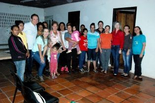 SECRETARIA DE ASSISTÊNCIA SOCIAL PROMOVE CURSO DE FABRICAÇÃO DE PRODUTOS DE LIMPEZA.