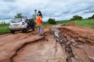 Temporal com ventania traz destruição e prejuízos para Iguatemi e região.