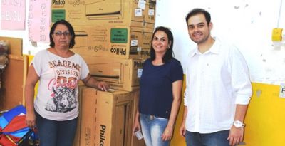 Secretaria de Educação adquire ar-condicionado para as escolas municipais com emenda do Deputado Lidio Lopes.