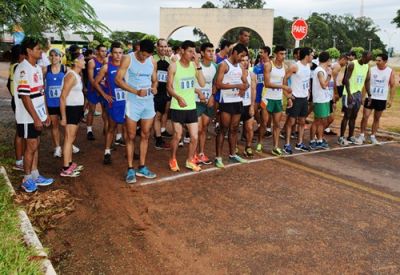 CORRIDA DO TRABALHADOR MOVIMENTOU MANHÃ DE DOMINGO DIA 8, ANIVERSÁRIO DE 51 ANOS DE IGUATEMI. 