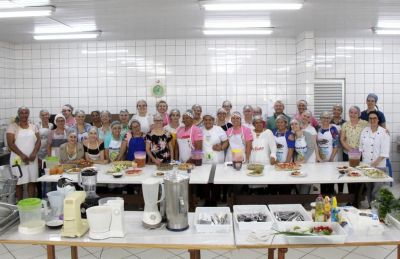 PROFISSIONAIS QUE ATUAM NA ÁREA ALIMENTAR PARTICIPARAM DE CURSO NO PARANÁ.