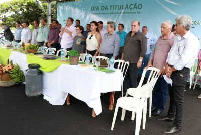 Famílias assentadas no “N. Sra. Auxiliadora” receberam títulos definitivos.