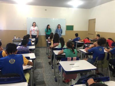 PALESTRA DE COMBATE À VIOLÊNCIA CONTRA A MULHER ACONTECEU NA ESCOLA TANCREDO NEVES.
