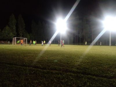 PREFEITURA ESTÁ ILUMINANDO 03 CAMPOS DE FUTEBOL SUÍÇO NO MUNICÍPIO.