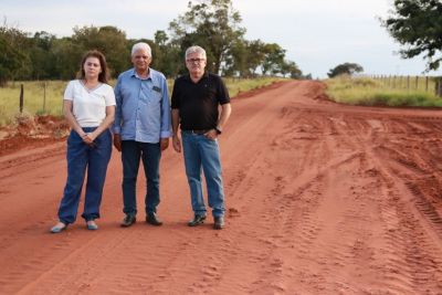 PATRÍCIA VISTORIOU OBRAS DE RECUPERAÇÃO DAS ESTRADAS RURAIS DO MUNICÍPIO.