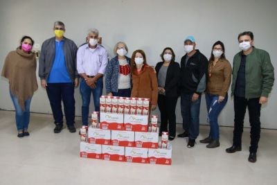 DOAÇÃO DE 200 LITROS DE LEITE BENEFICIOU ENTIDADES DO MUNICÍPIO DE IGUATEMI.