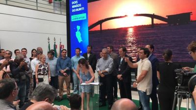 PATRÍCIA MARGATTO PARTICIPOU DE CERIMÔNIA PARA ASSINATURA DE CONTRATO NA CAPITAL DO ESTADO.