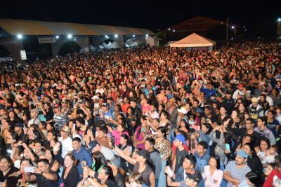 MEGA SHOW DA DUPLA MUNHOZ E MARIANO MARCA COMEMORAÇÃO DOS 58 ANOS DE IGUATEMI.  