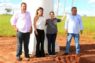 Deputada Tereza Cristina, superintendentes do Incra e Funasa e Prefeita Patrícia vistoriam obras de saneamento no Rancho