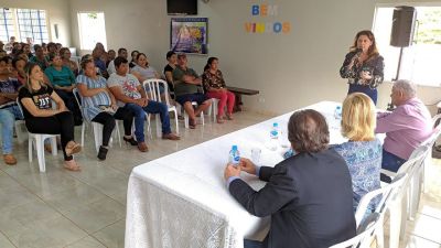 CONTEMPLADOS PARTICIPARAM DA ASSINATURA DOS CONTRATOS DOS LOTES URBANIZADOS.