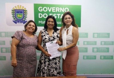Prefeita e secretária assinam pacto de adesão ao SUAS 2018.