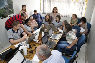 PROFISSIONAIS DA SAÚDE DE IGUATEMI PARTICIPARAM DE TREINAMENTO E CAPACITAÇÃO.