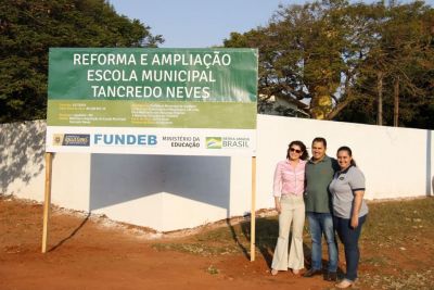 PREFEITA E SECRETÁRIA DE EDUCAÇÃO VISITARAM OBRAS NA ESCOLA TANCREDO NEVES. 