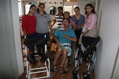 PATRÍCIA MARGATTO PARTICIPOU DA ENTREGA DE CADEIRAS DE RODAS PARA 06 PACIENTES.