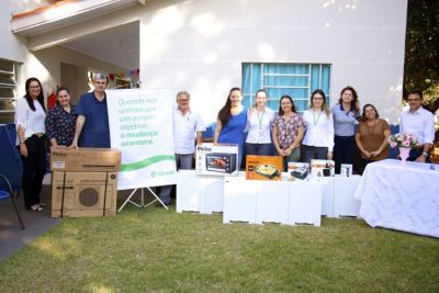 COOPERATIVA SICREDI REALIZA DOAÇÕES PARA O “LAR SÃO JOSÉ” E ABRIGO “CASA LAR”.