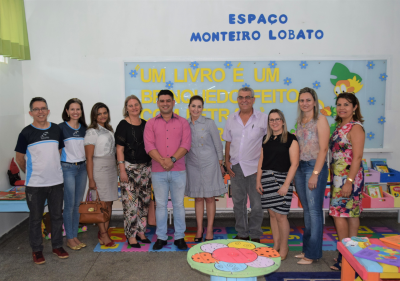 ESCOLA ESTADUAL 8 DE MAIO INAUGURA ESPAÇO DE LEITURA