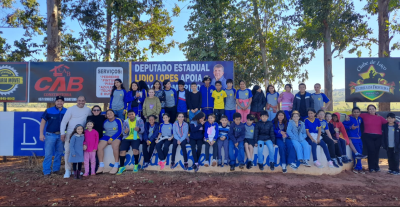 ALUNOS DA ESCOLA MUNICIPAL DE TEMPO INTEGRAL TANCREDO NEVES VISITAM PISTA DE LAÇO COMPRIDO NA FAZENDA TUNEIRAS.